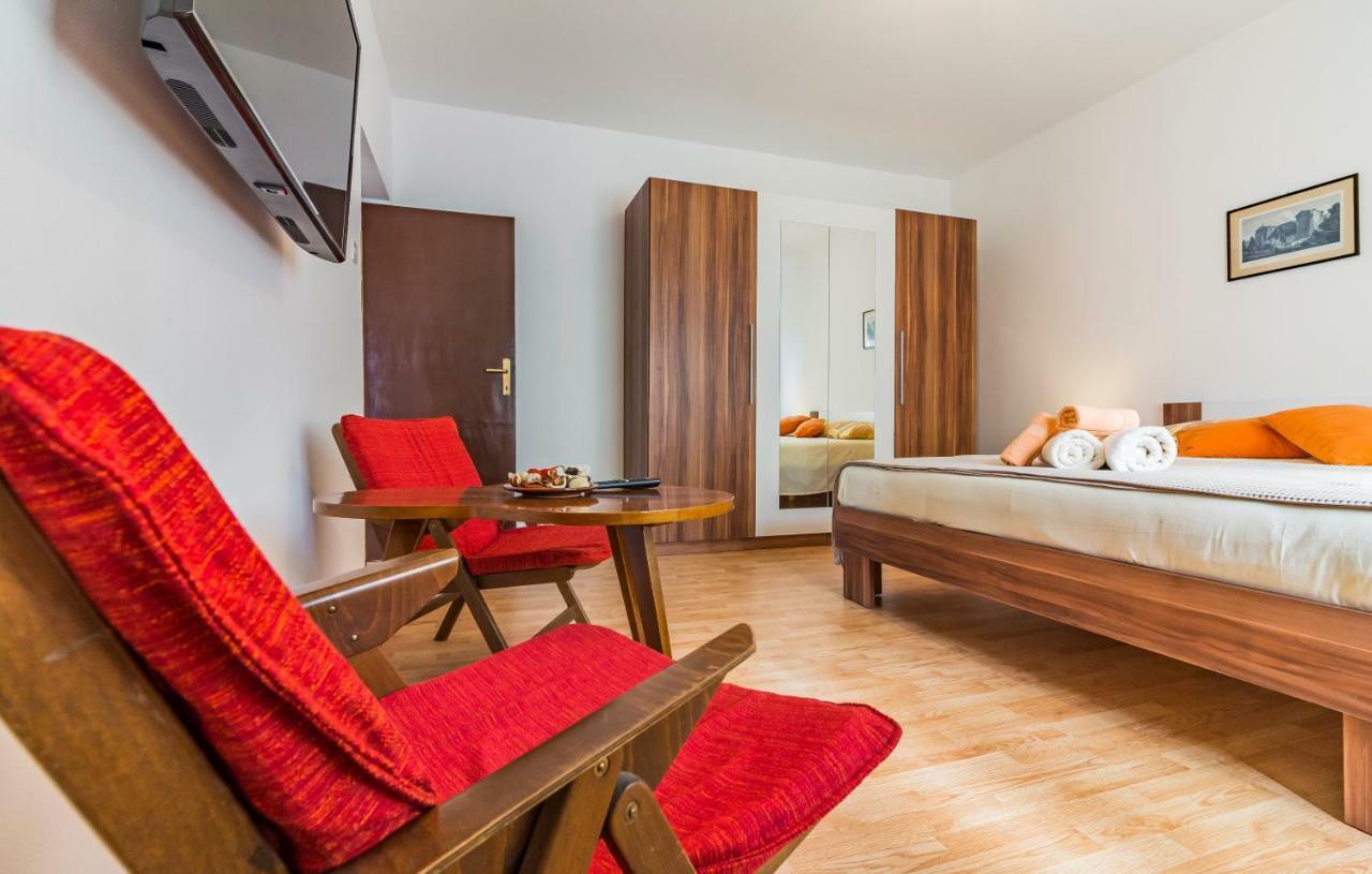 Pula Apartment *