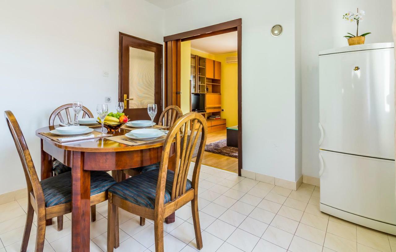Pula Apartment *